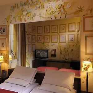 Phi Hotel